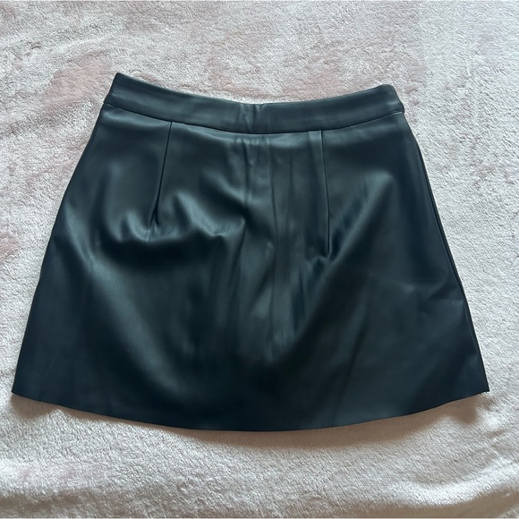 Black mini skort - Picture 2 of 3